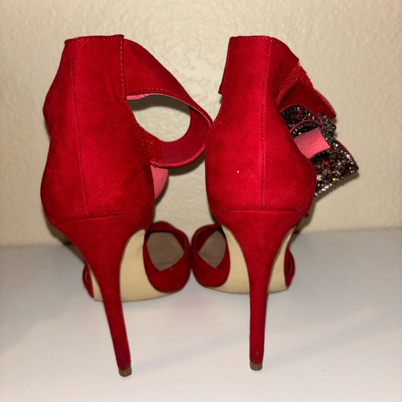JUSTFAB “Lucy Bow Courts” red heels - Picture 4 of 4